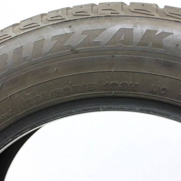 Gebrauchter-Winterreifen-Bridgestone-Blizzak-LM80evo-Rosier-Online-Shop-03