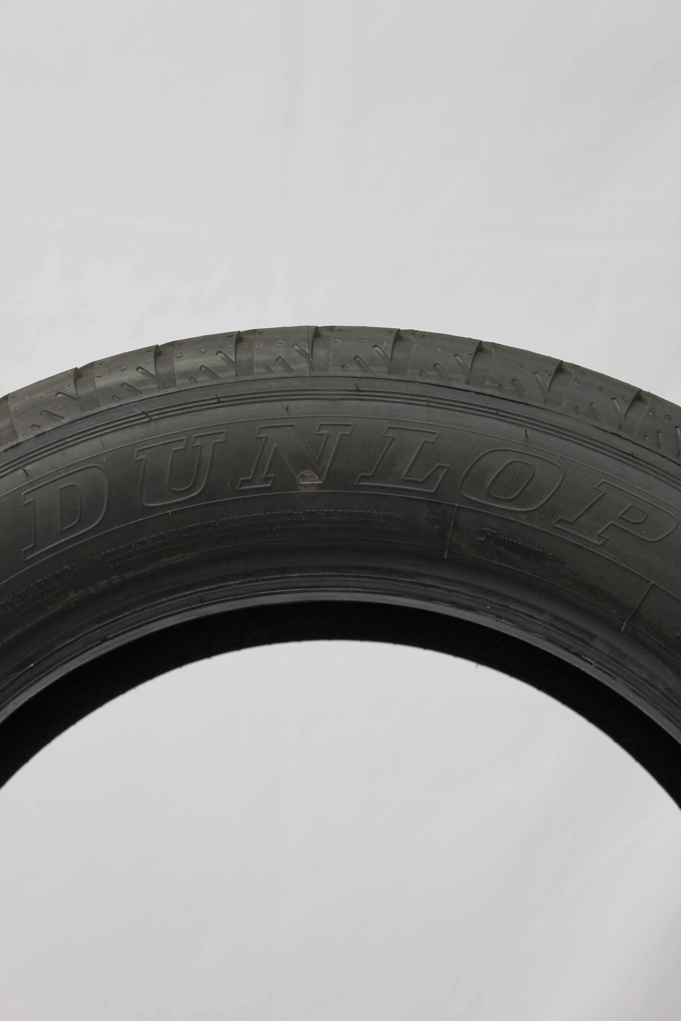 Sommerreifen-Dunlop-Econodrive-225-55-R17-109-107H-1_(7)