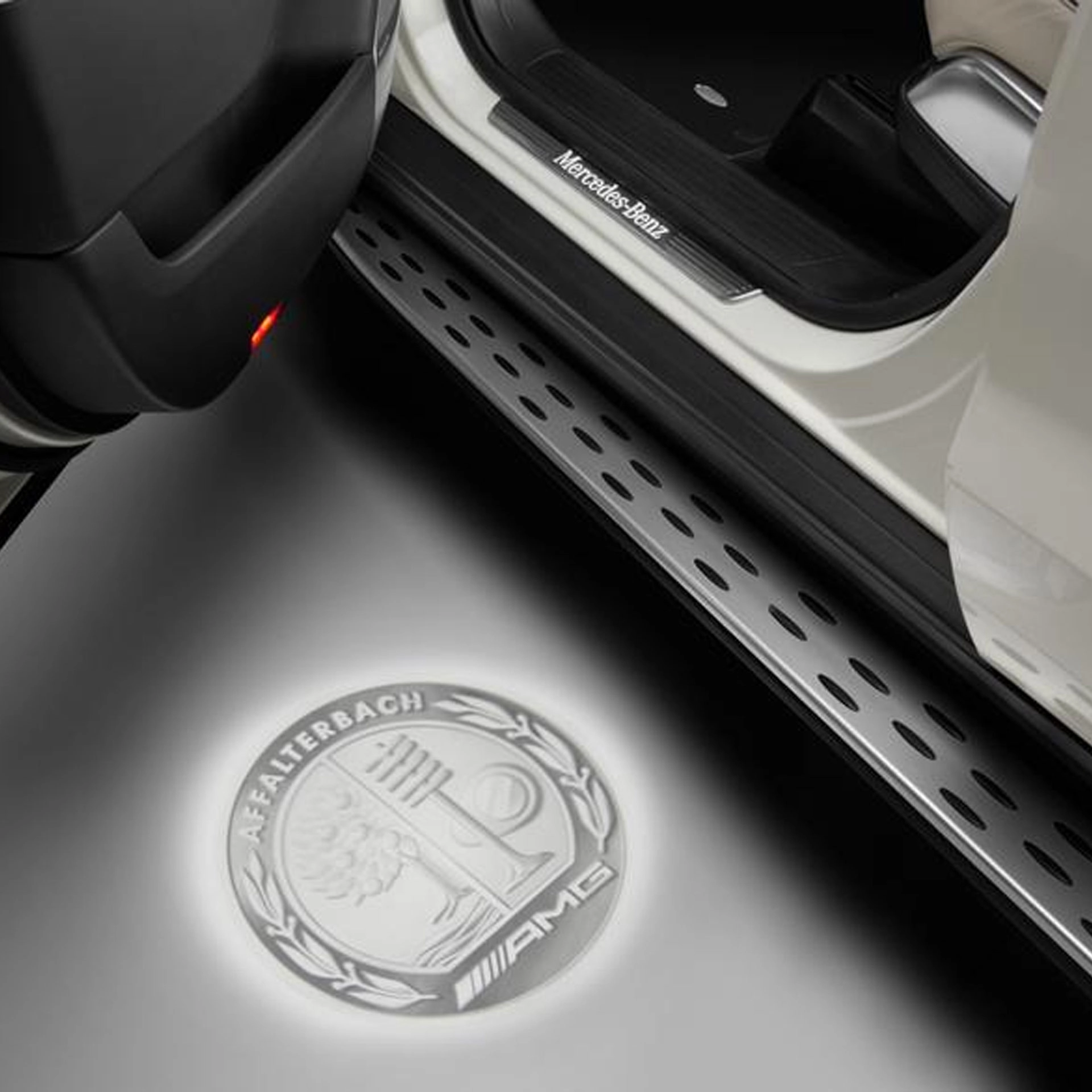 Mercedes-AMG LED Projektor AMG Wappen Set A2138205704