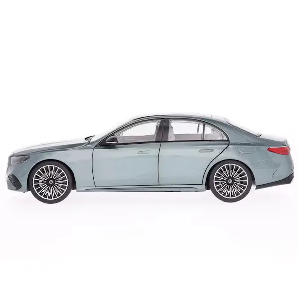 B66961118_mercedes-benz_Modellauto_1-18_E-Klasse_rosier-onlineshop3