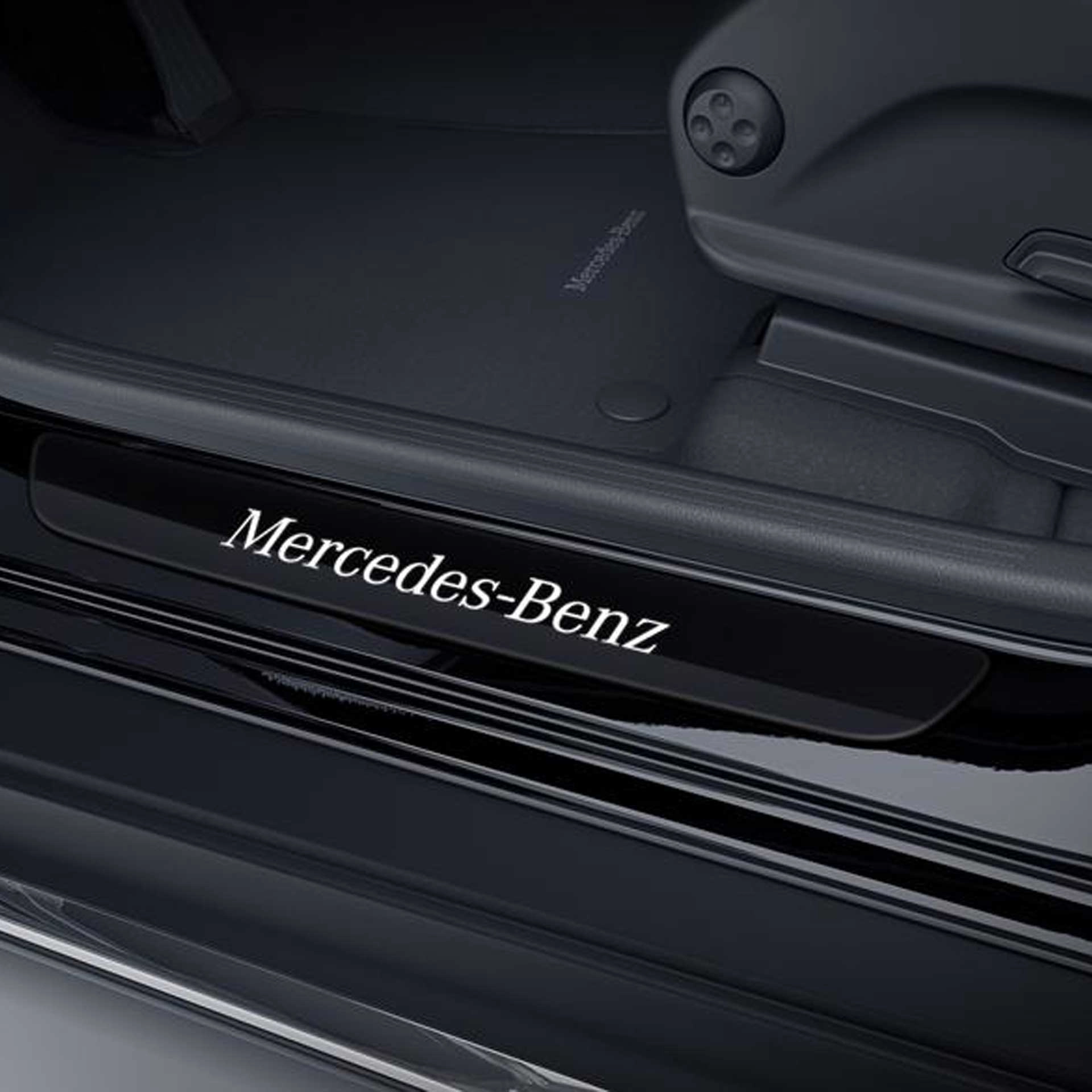 Mercedes-Benz Wechselcover für Einstiegsleisten beleuchtet vorne 2-teilig schwarz/weiß