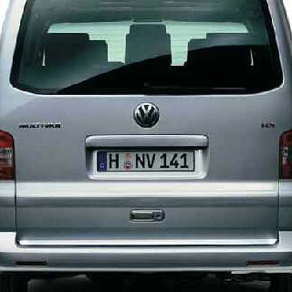 Volkswagen Zubehör: Kantenschutz der Heckklappe - Chrom-Zierleisten mit  Funktion