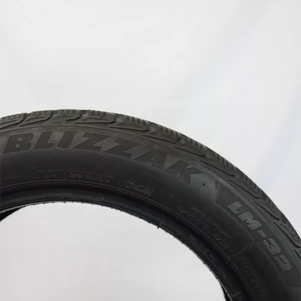 Gebrauchter-Winterreifen-Bridgestone-BlizzakLM32-Rosier-Online-Shop-2_(1)