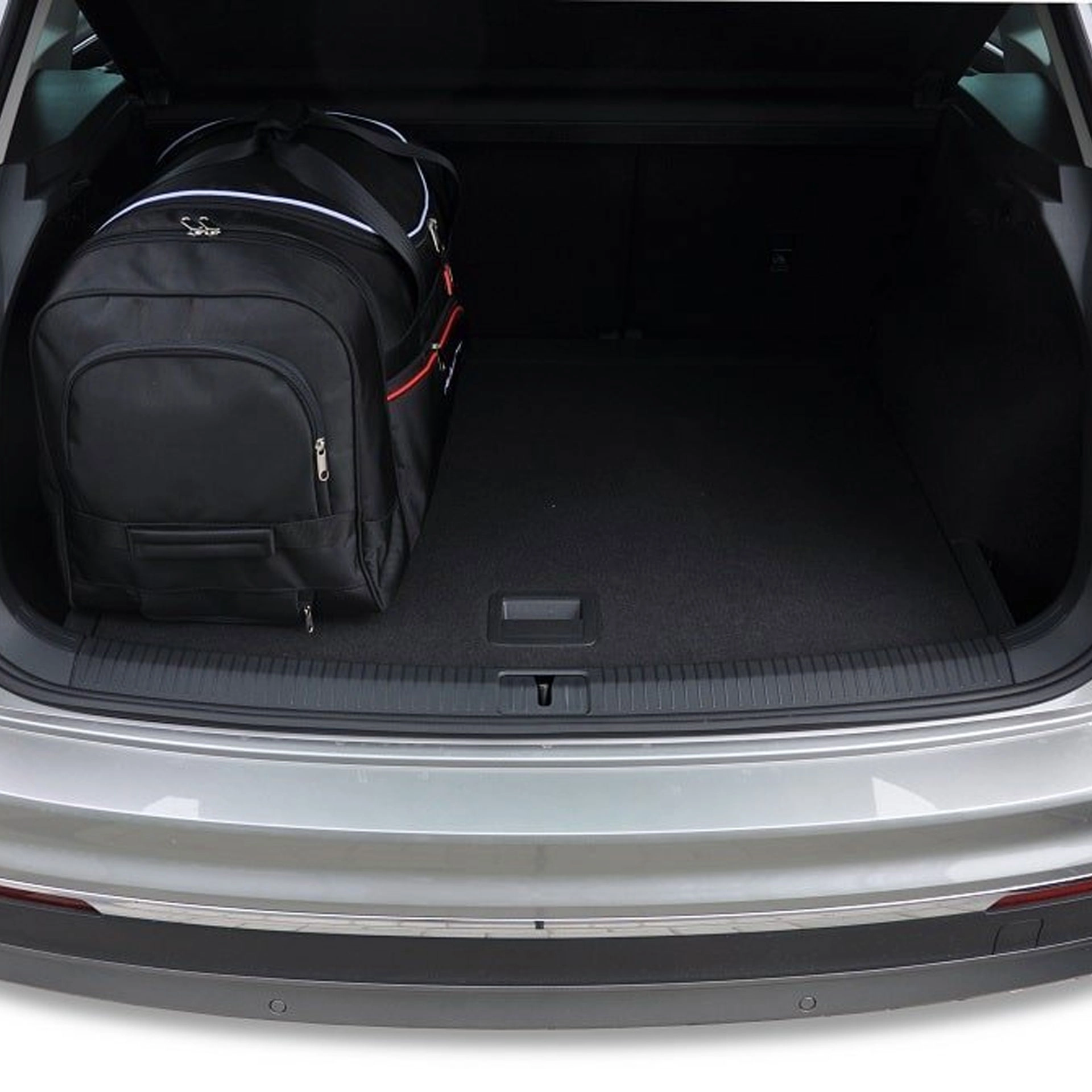 Maßgeschneiderter Kofferbausatz für Volkswagen Golf 7 (2013-2020)