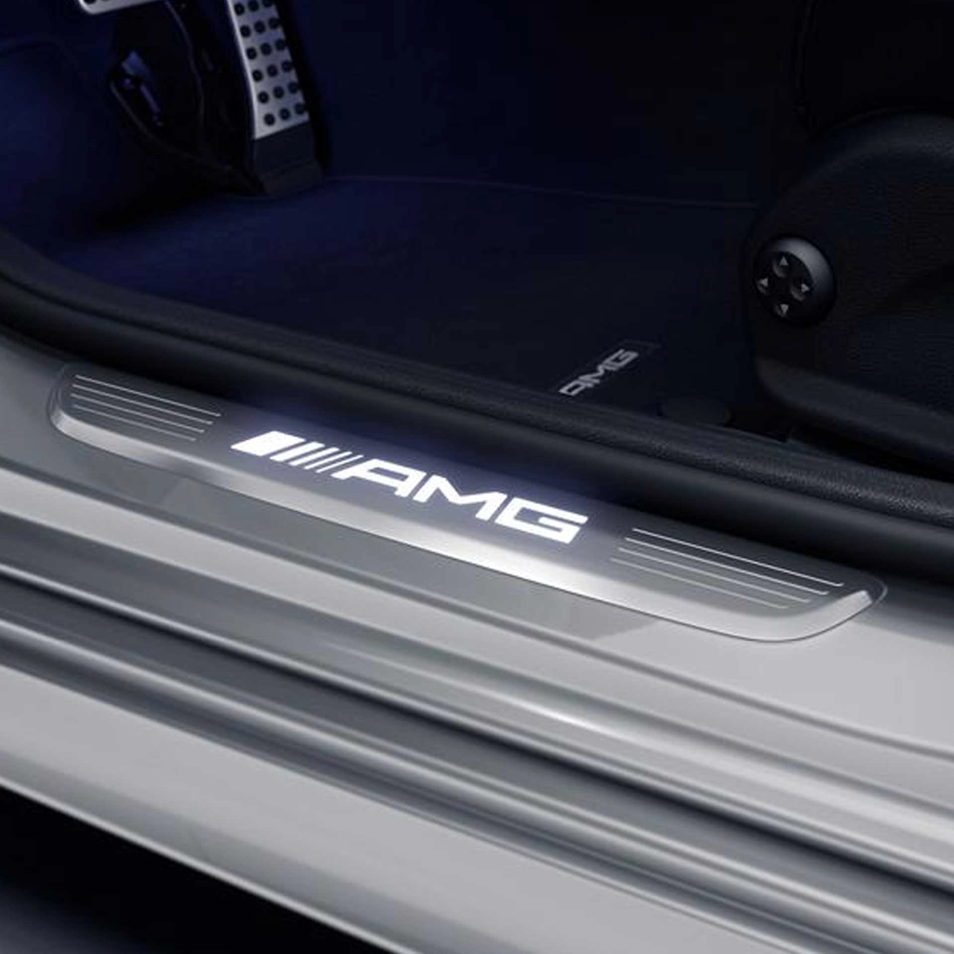 Mercedes-AMG Wechselcover für Einstiegsleisten beleuchtet vorne 2-teilig weiß