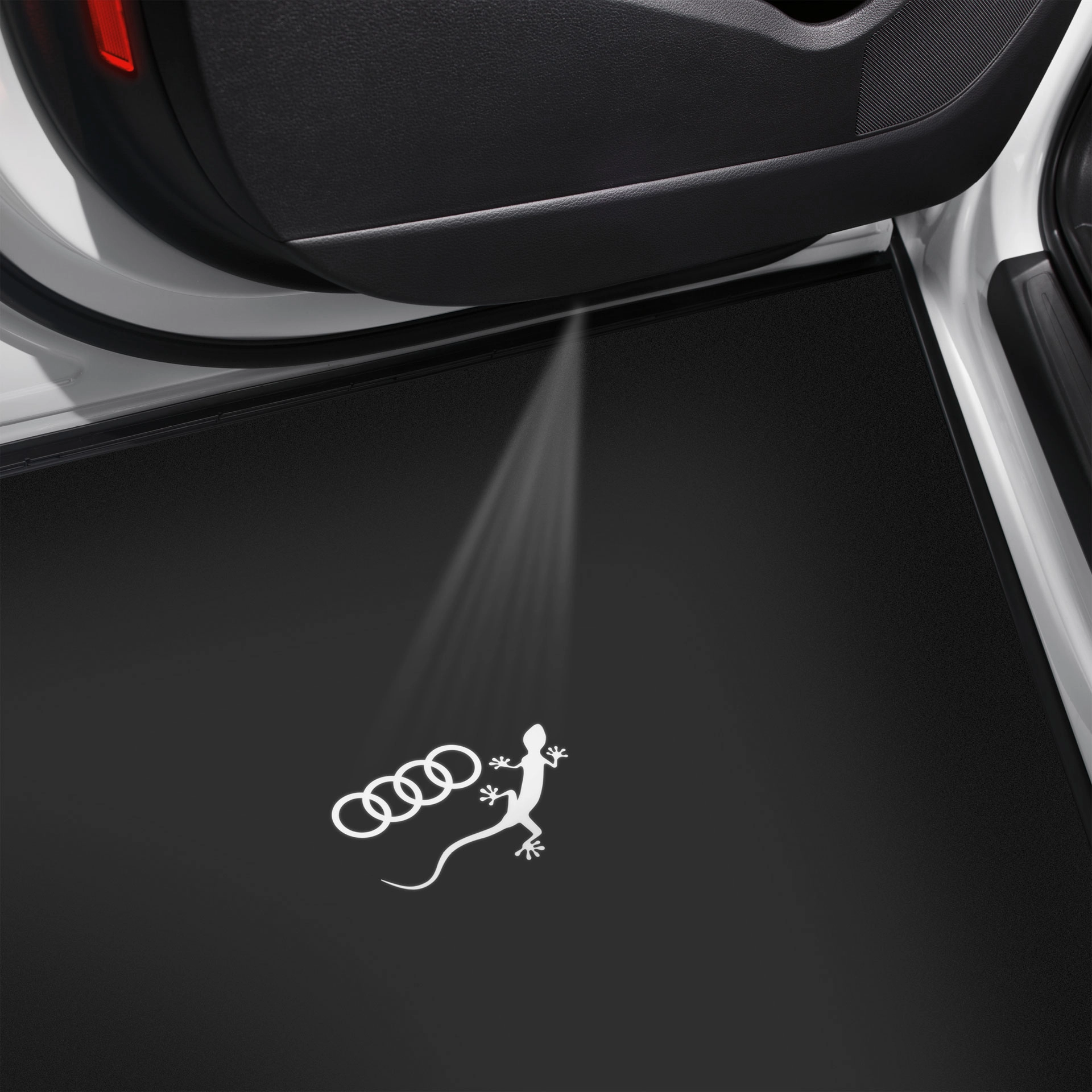 Audi Einstiegs-LED Leuchte Audi Ringe mit Gecko 4G0052133K