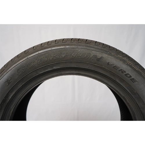 Reifen-gebraucht-Pirelli-ScorpionVerde-255-55-R19-1_(1)