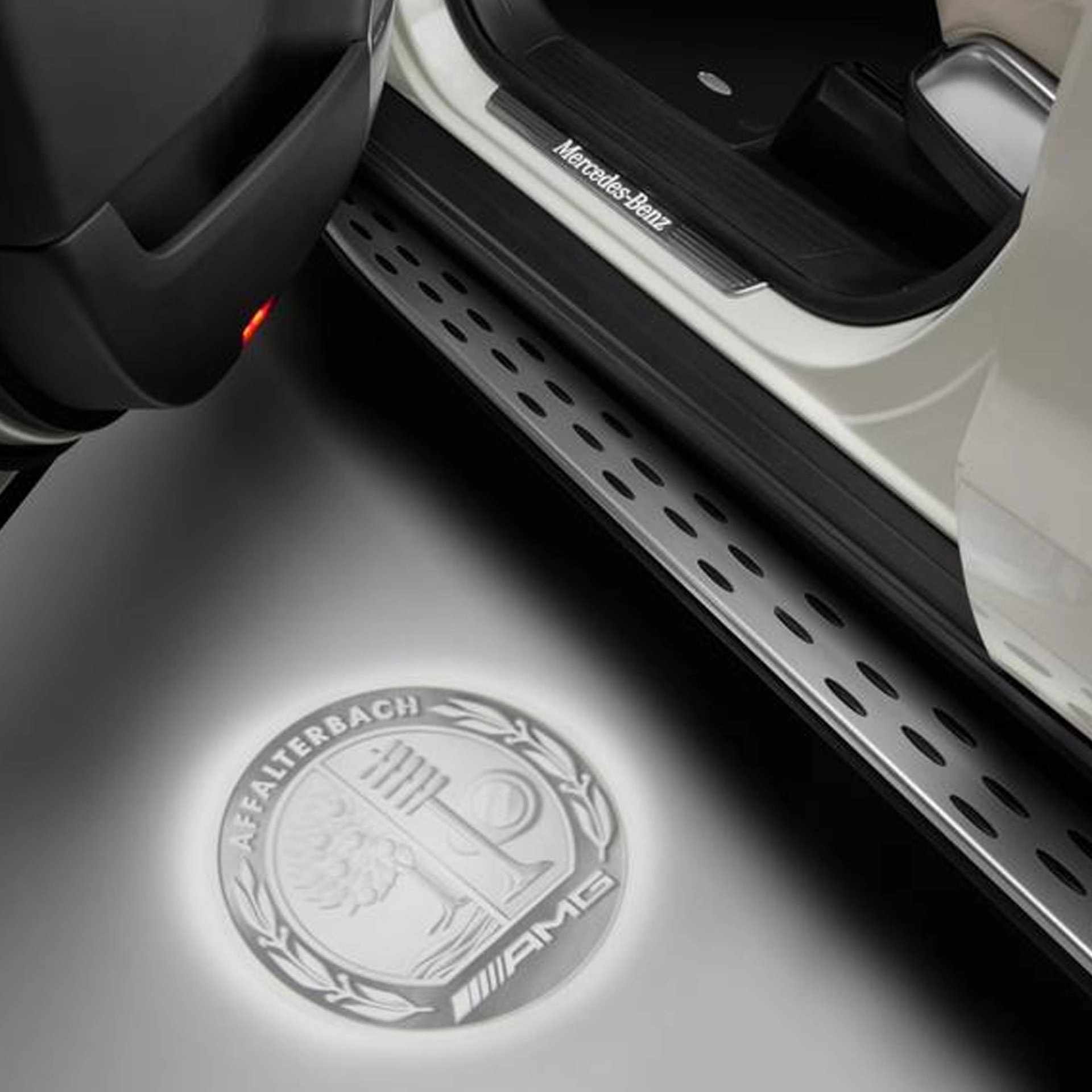 Mercedes-AMG LED Projektor AMG Wappen 2-teilig A2178206700