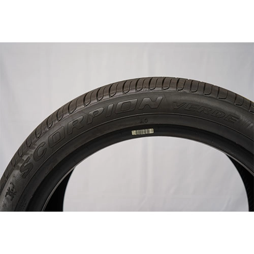 Reifen-gebraucht-Pirelli-ScorpionVerde-255-45-R20-1_(2)