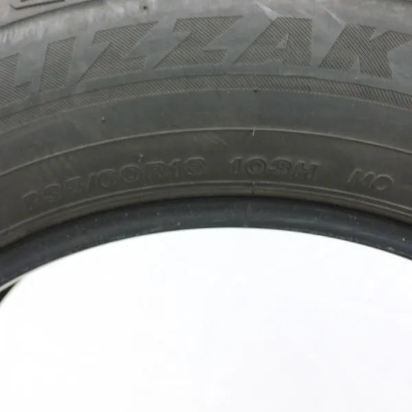 Gebrauchter-Winterreifen-Bridgestone-Blizzak-LM80evo-Rosier-Online-Shop-04_(1)