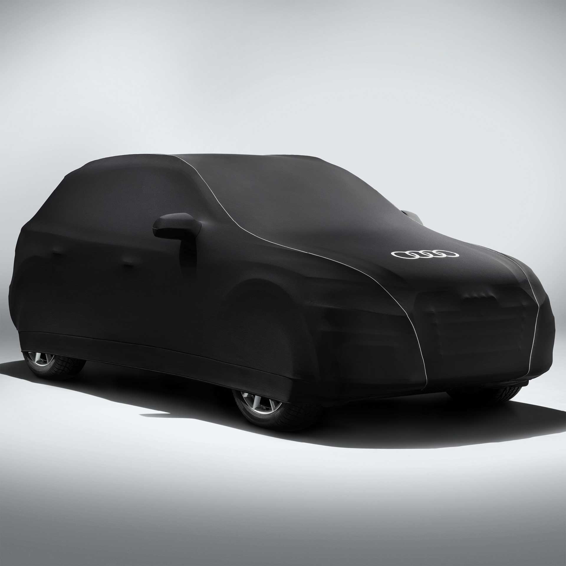 Audi Fahrzeugabdeckung schwarz mit Audi Ringen Q4 e-tron