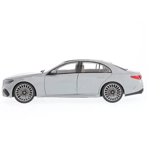 B66961119_mercedes-benz_Modellauto_1-18_E-Klasse_rosier-onlineshop3